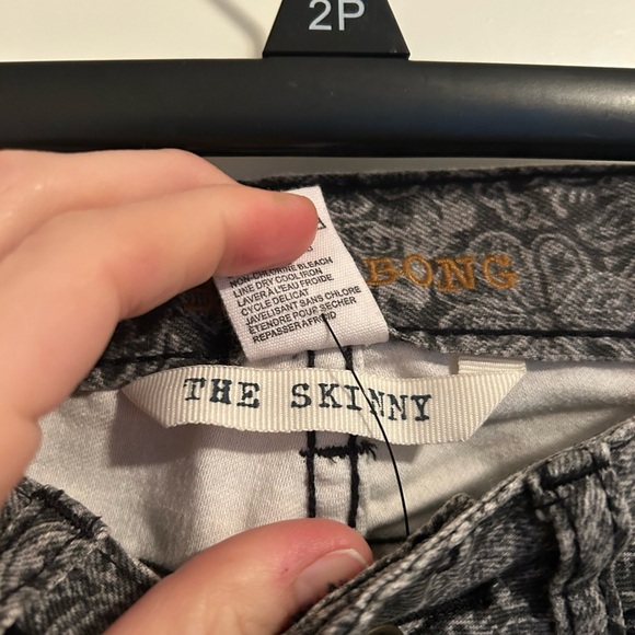 Y2K Billabong low rise boho grey and black patterned skinny jeans - Picture 5 of 7